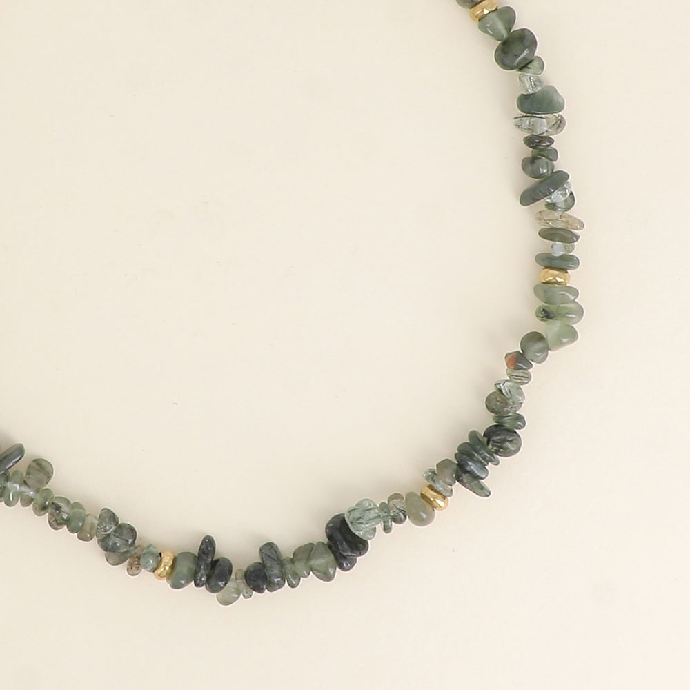 Collier sur fil, pierres naturelles