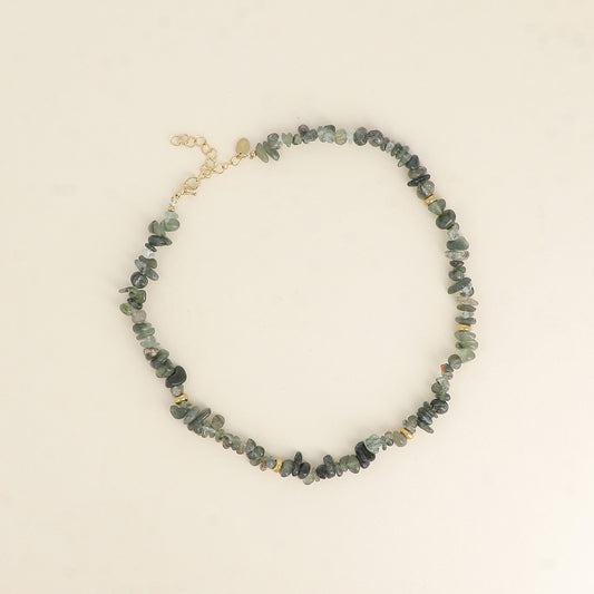 Collier sur fil, pierres naturelles