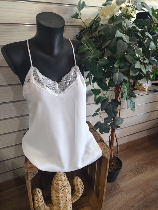 Top blanc dentelle